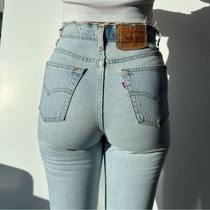 Vintage Levi’s - High waisted (size 27/34)